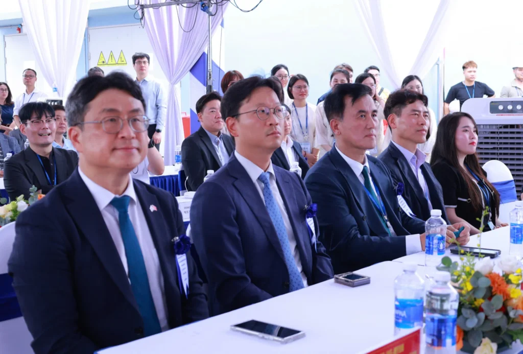 Các đại biểu tham dự buổi Lễ